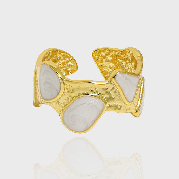 Vibrant 18K Gold Ring