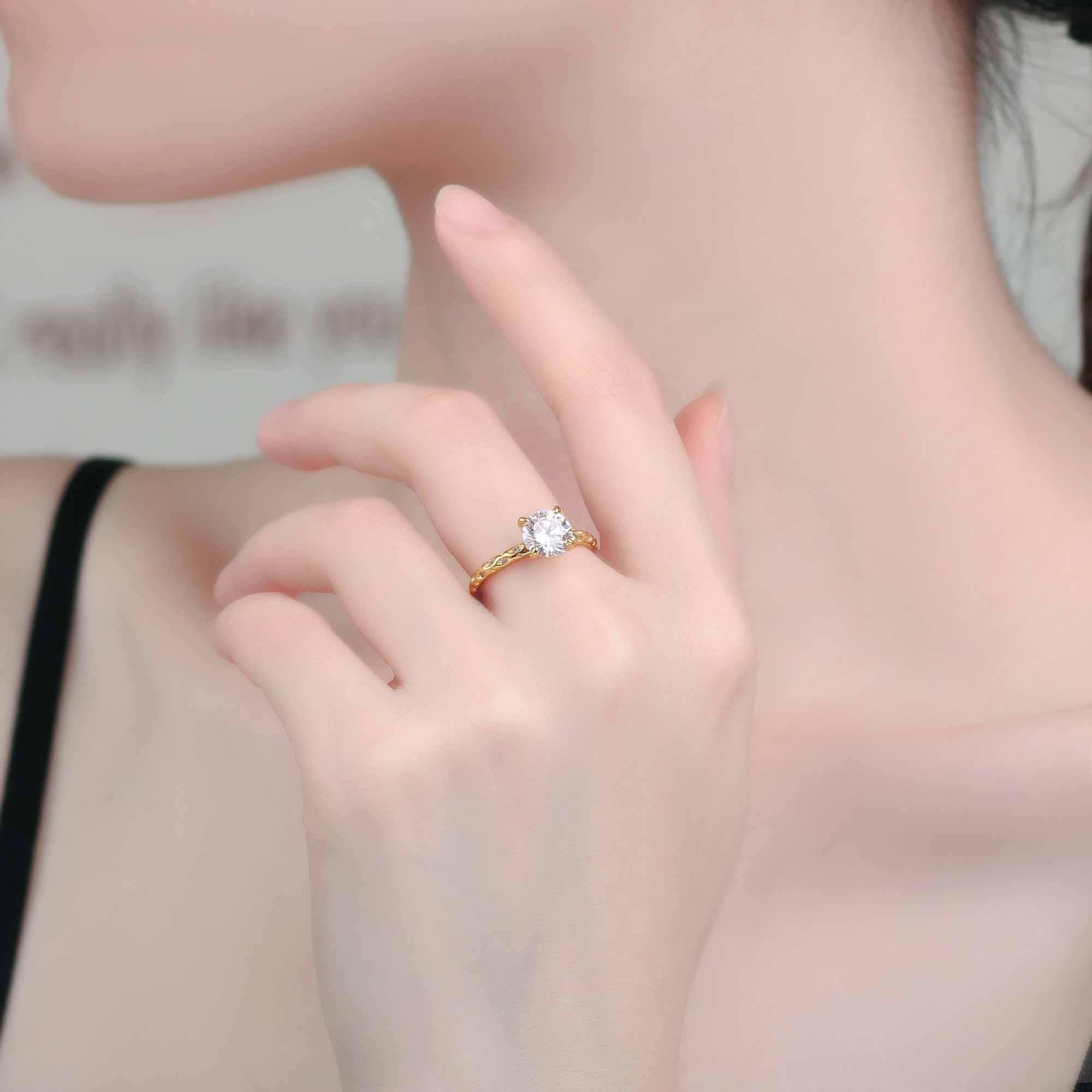 Round Statement Ring