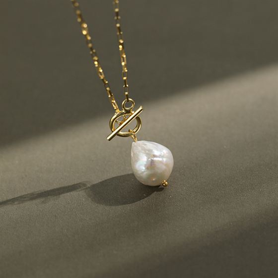 Timeless Pearl Necklace