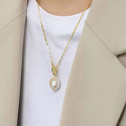 Timeless Pearl Necklace